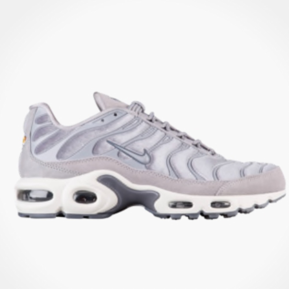 (SOLD) Nike Air Max Plus LX Velvet - Picture 2 of 7